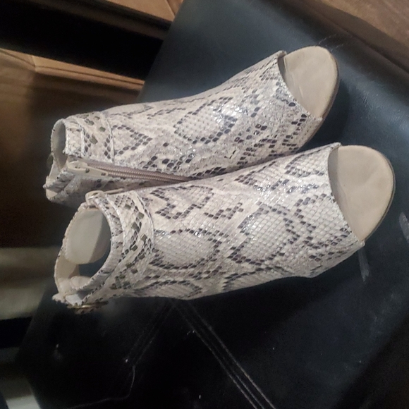 Baretrap reptile Sandals 7M - Picture 2 of 3